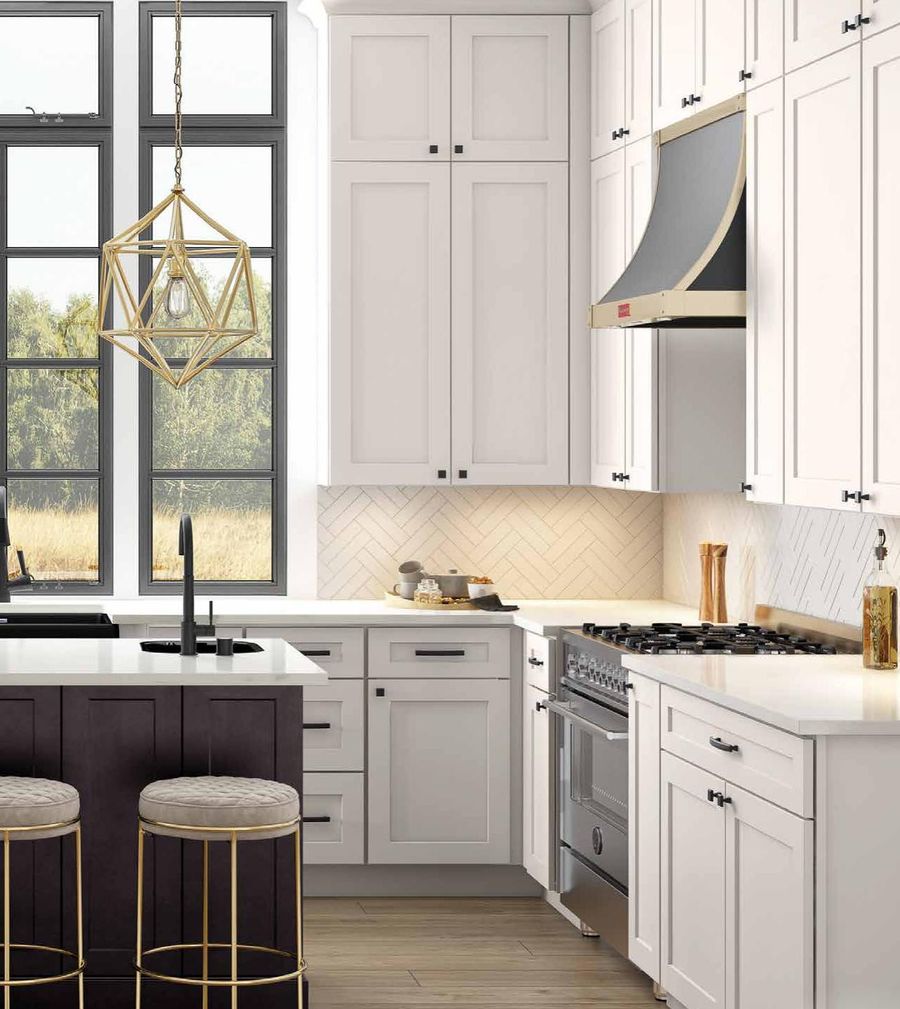 White shaker kitchen with gold hardware